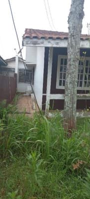 Foto 1 de 2: Casa em leilão em Curitiba - PR, bairro São Braz — Imóvel localizado no Conjunto Residencial Via Veneto II