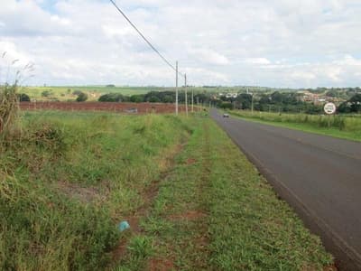 Foto 16 de 18: Area Rural em leilão em Arealva - SP, bairro Marilândia — Gleba, 2ha, A.C. 476m², 2 casas, piscina, salão, pastagem, Fazenda Soturna