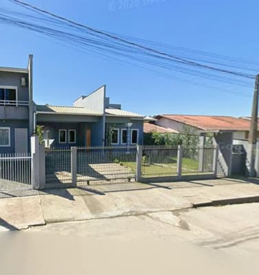 Foto 2 de 11: Casa em leilão em Joinville - SC, bairro Nova Brasília — Casa 139,53m² com Terreno 360m² | Joinville-SC | Nova Brasília - Financiamento até 420 Meses!