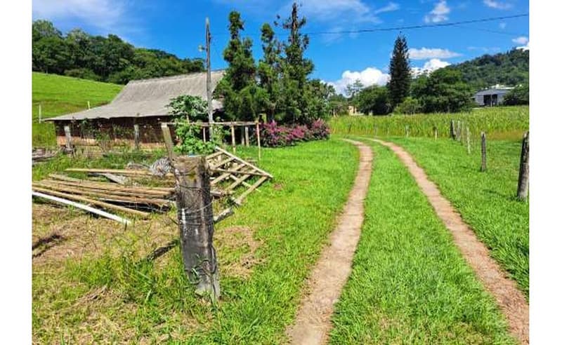Foto 36 de 64: Terreno em leilão em Blumenau - SC — Um imóvel com área total de 102.114,74m² em Blumenau/SC