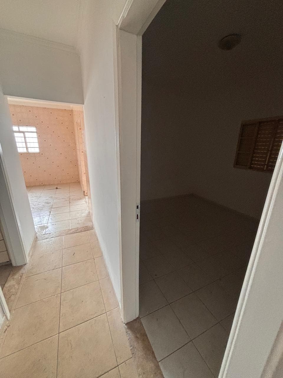 Foto 20 de 36: Casa em leilão em Hortolândia - SP — CASA COM 492m² A.T. e 216,20 de A.C. EM HORTOLÂNDIA/SP