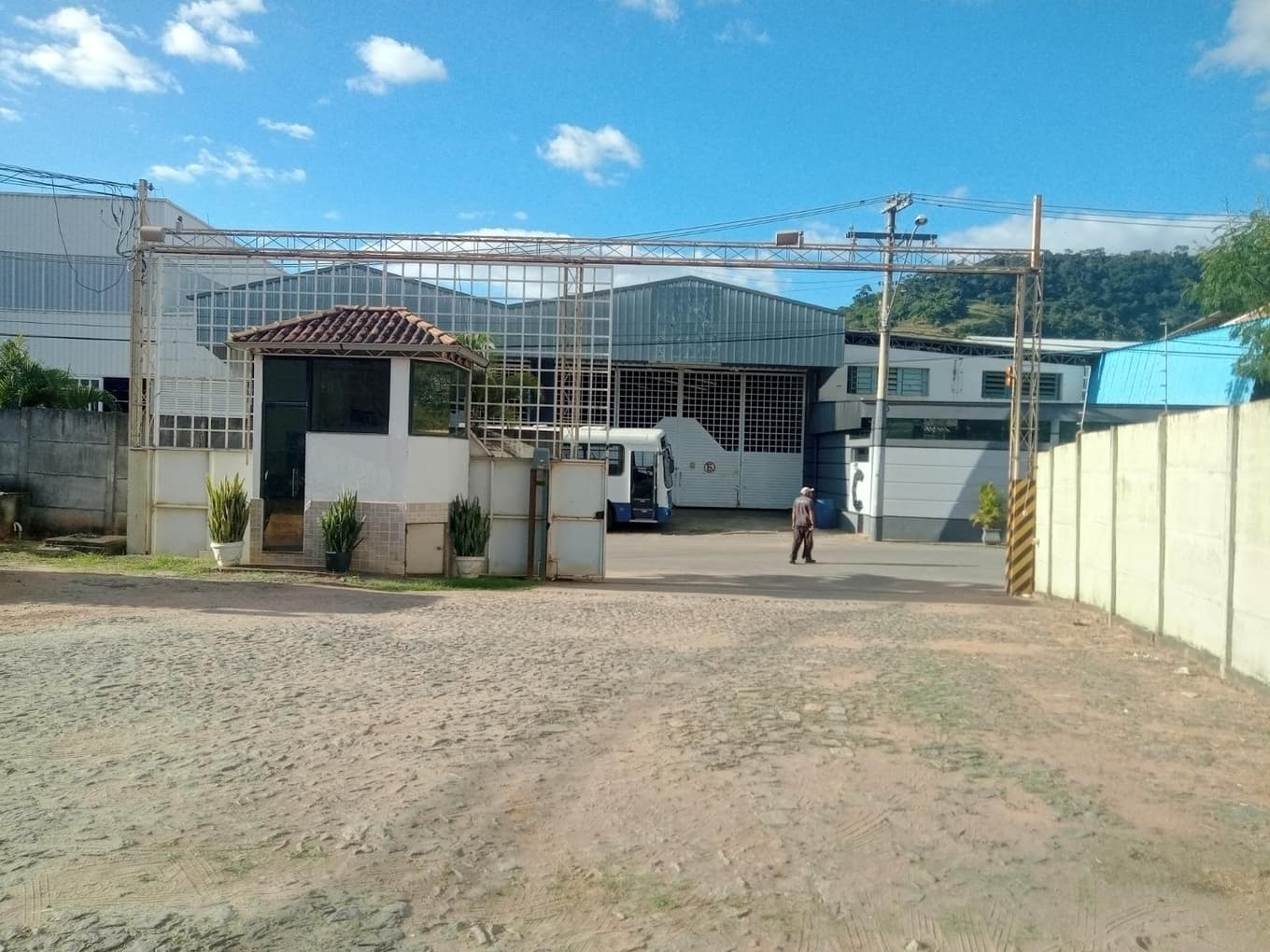 Foto 27 de 61: Terreno em leilão em Muriaé - MG, bairro Sofocó — IMÓVEL URBANO COM ÁREA TOTAL DE 48.206,32 m2- Em MURIAÉ/MG