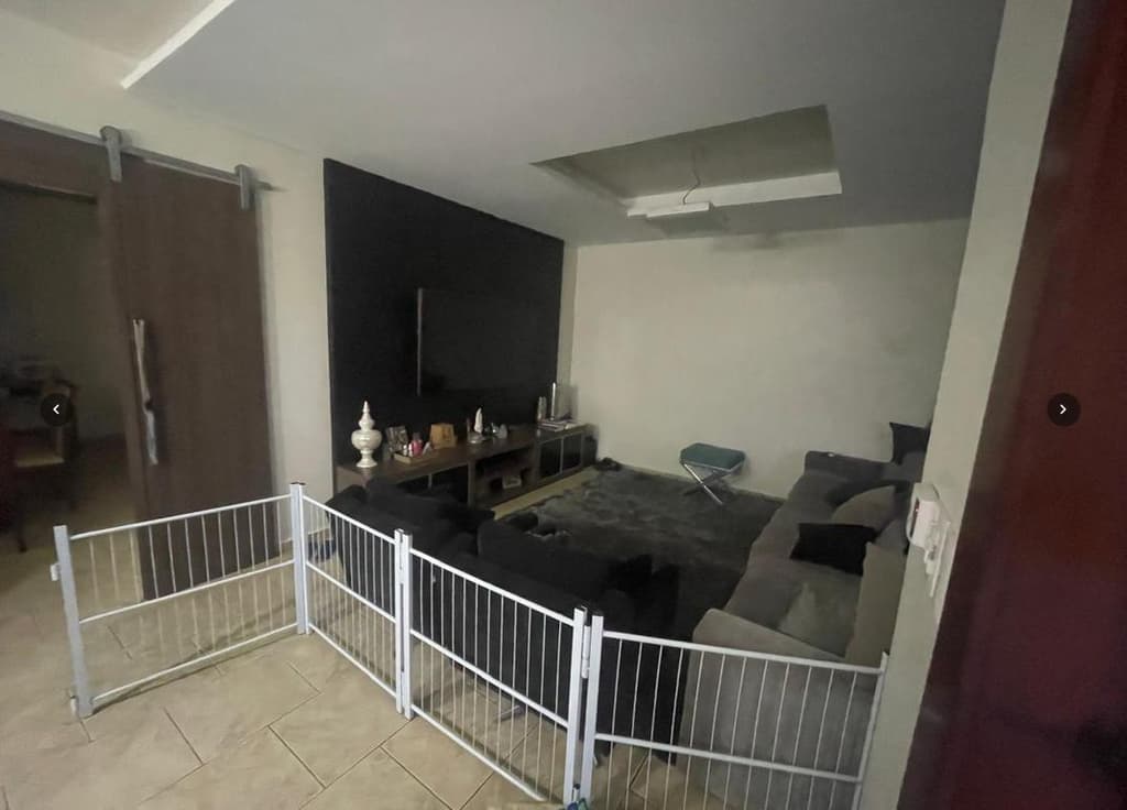 Foto 4 de 9: Casa em leilão em Mandaguaçu - PR, bairro Centro — Casa localizada na Rua João XXIII, 118 - Centro - MANDAGUAÇU/PR