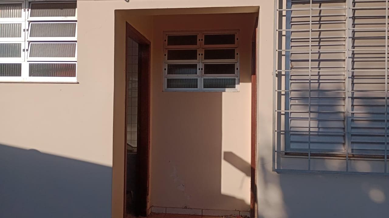 Foto 9 de 13: Casa em leilão em Capitão Leônidas Marques - PR — Casa 126m² Desocupada no Bairro Centro em Capitão Leonidas Marques/PR