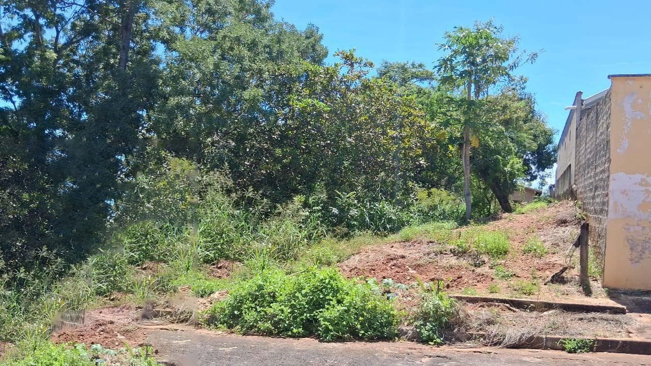 Foto 4 de 5: Terreno em leilão em Minaçu - GO, bairro Vila Residencial de Minaçu — Terreno Urbano 360m² | Vila Residencial de Minaçu - Minaçu/GO |Localização Nobre e Infraestrutura Completa: Ideal para Construção e Investimento!