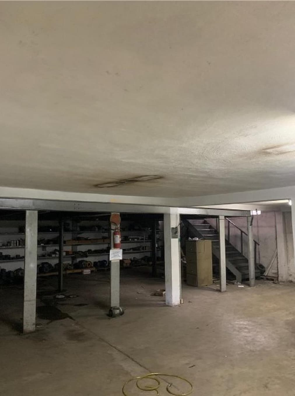 Foto 9 de 28: Comercial em leilão em Colombo - PR — Galpão Industrial em Colombo/PR com 3.863,76 m² de área construída