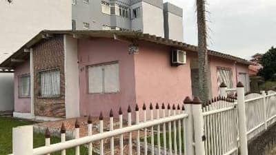 Foto 4 de 7: Casa em leilão em Osório - RS, bairro Centro — Casa 174m² com Terreno 473m² | Osório-RS | Centro | Excelente Oportunidade - Próxima à Avenida Jorge Dariva e à Marechal Floriano Peixoto - Financiamento em até 420 Meses!