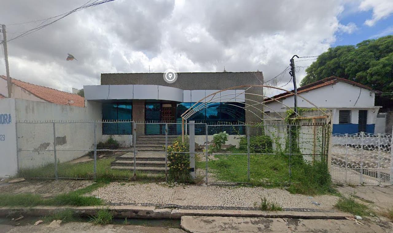 Casa em leilão em Teresina - PI — Um imóvel imóvel de matrícula 17.925, do Livro 2, ficha 01, registrado junto ao Cartório do 1º Ofício de Registro de Imóveis de Teresina, Piauí