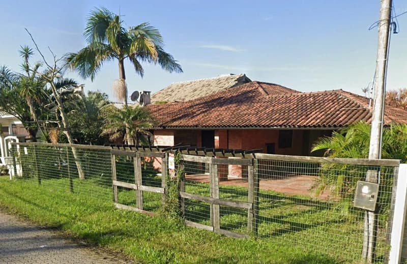 Foto 1 de 5: Terreno em leilão em Xangri-lá - RS, bairro Centro — Casa em alvenária na Rua Rio Mampituba, 1512, Centro - Xangri-lá/RS