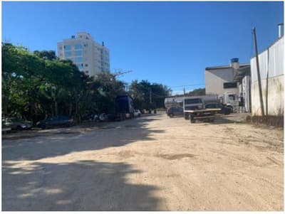 Foto 6 de 9: Terreno em leilão em Camboriú - SC — Terreno com área de 4.015,00m² - Localizado na Avenida Rio Amazonas, Cedros, (ao lado do nº 346) Camboriú/SC.
