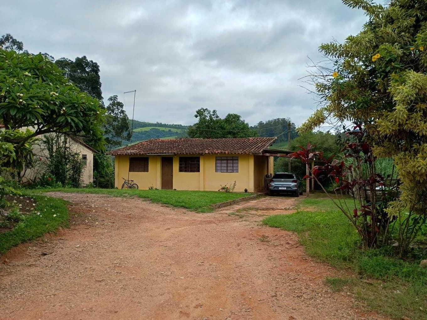Foto 52 de 70: Area Rural em leilão em Amparo - SP, bairro Três Pontes — Imóvel Rural, A.T. 19ha, A.C. 7.362m², antigo abatedouro, galpões, casas, Três Pontes