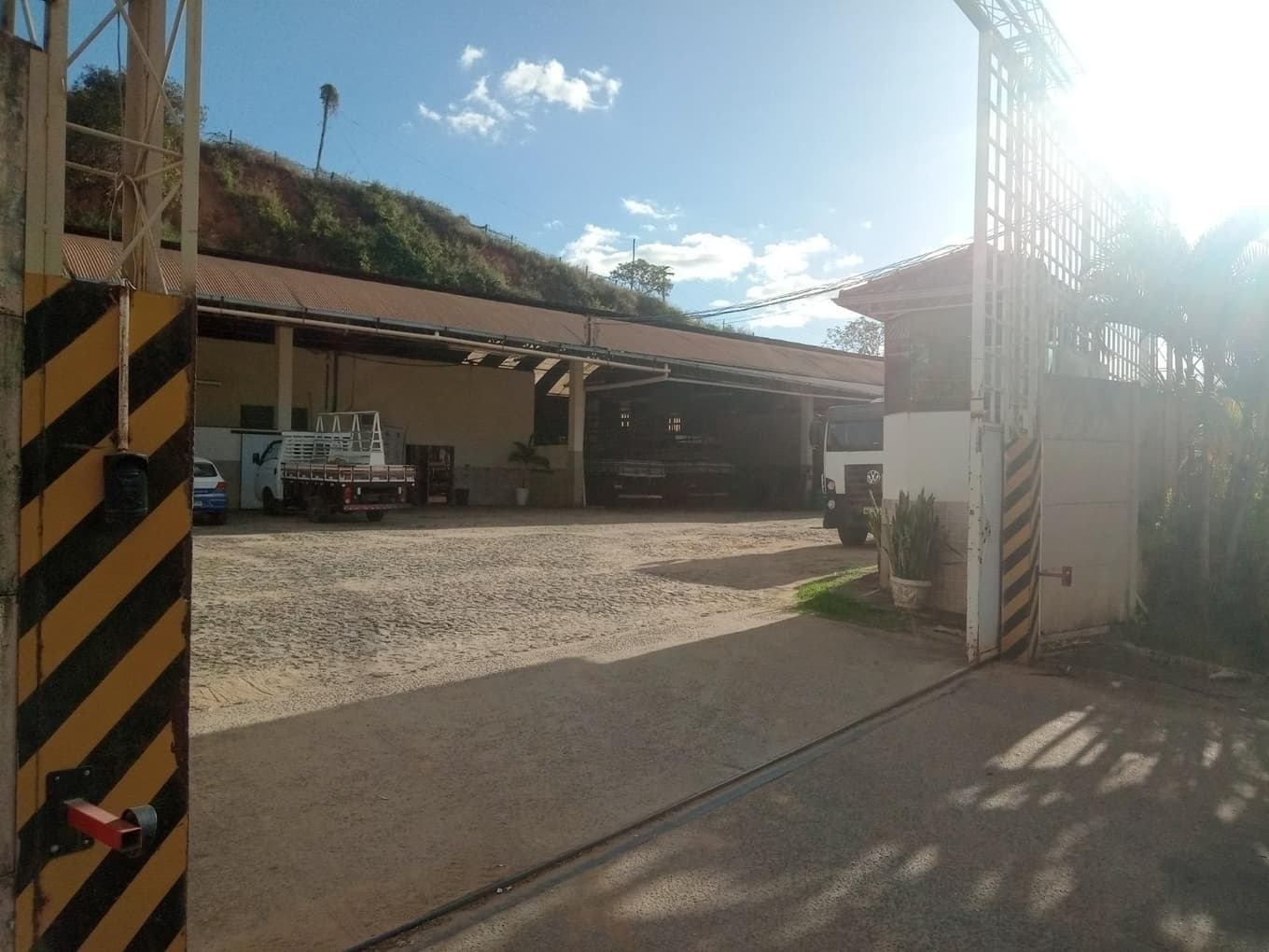 Foto 19 de 61: Terreno em leilão em Muriaé - MG, bairro Sofocó — IMÓVEL URBANO COM ÁREA TOTAL DE 48.206,32 m2- Em MURIAÉ/MG