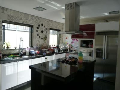 Foto 11 de 14: Casa em leilão em Santo André - SP, bairro Vila Camilópolis — Casa unificada, A.T. 600m², A.C. 771m², 4 suítes, área gourmet, terraço, piscina, Vila Camilópolis