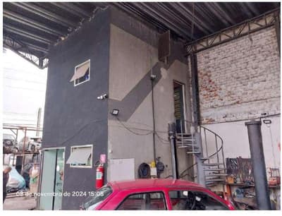 Foto 6 de 22: Comercial em leilão em Pinhais - PR, bairro Centro — Galpão com área de 360,00m² e um escritório com área de 30,00m², área do terreno 653,00m² - Pinhais/PR