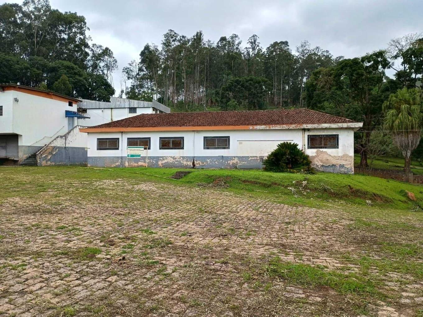 Foto 44 de 70: Area Rural em leilão em Amparo - SP, bairro Três Pontes — Imóvel Rural, A.T. 19ha, A.C. 7.362m², antigo abatedouro, galpões, casas, Três Pontes