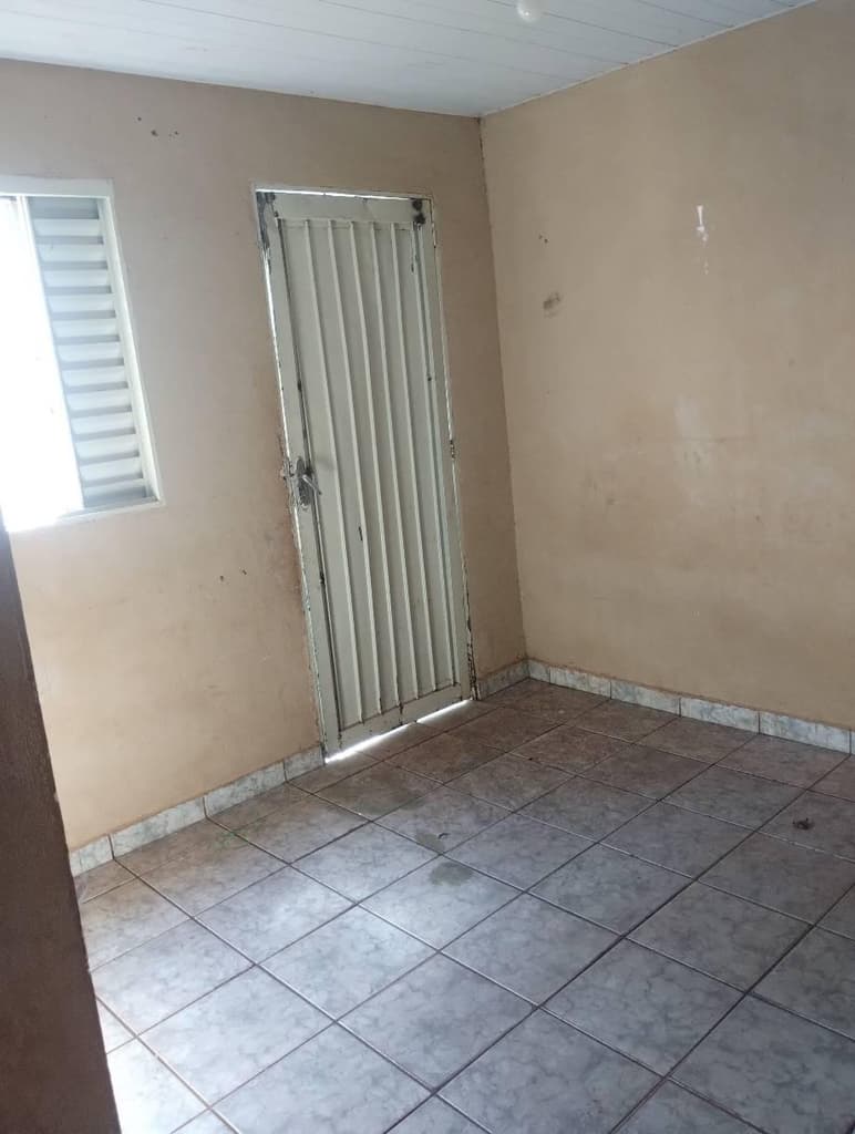 Foto 6 de 14: Casa em leilão em Ituiutaba - MG, bairro Lagoa Azul Ii — Casa 76m² com Terreno 210m² | DESOCUPADA | Ituiutaba-MG | Lagoa Azul II | Oportunidade - Próx. à BR-154 e ao Mart Minas - Financiamento até 420 Meses!