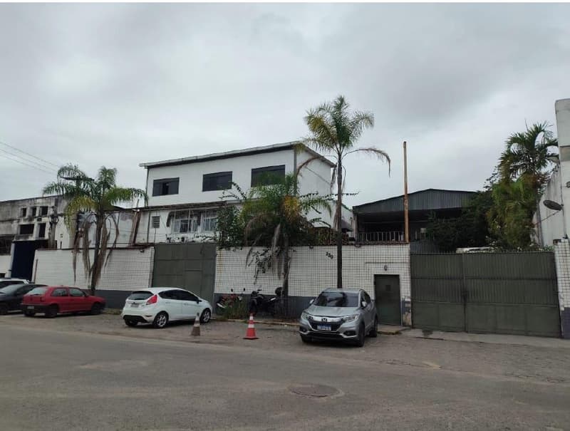 Comercial em leilão em Rio De Janeiro - RJ, bairro Penha Circular — Galpão Comercial A.T.857 m² A.C. 994 m², fácil acesso às principais vias de escoamento da capital fluminense. Penha Circular