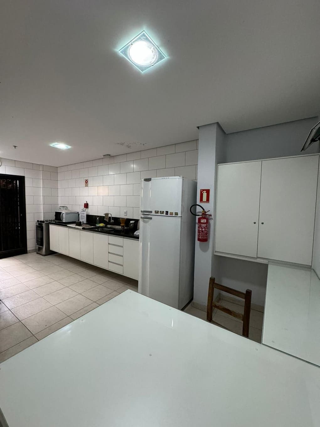Foto 21 de 23: Comercial em leilão em Porto Alegre - RS, bairro Menino Deus — Sala comercial, Desocupado, 32.0 m2, PORTO ALEGRE / RS