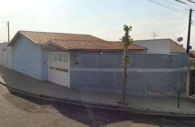 Terreno em leilão em São Carlos - SP — (50%) Casa, A.T. 189m², Pq. Douradinho