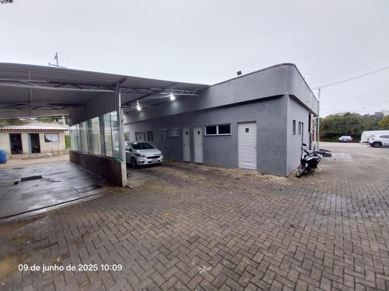 Foto 45 de 59: Comercial em leilão em Curitiba - PR, bairro Vista Alegre — Posto de Combustível com área de terreno total de 3.126,40m², benfeitorias de área total de 477,00m², localizado na Rua Miguel Tschennerl, 47, Vista Alegre, Curitiba/PR