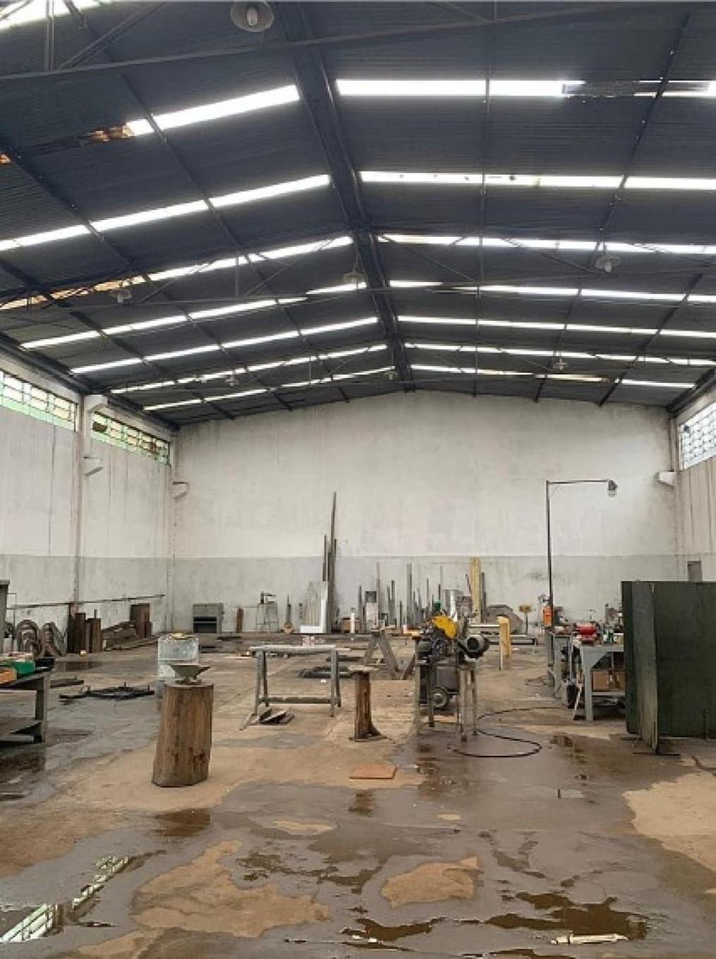 Foto 4 de 28: Comercial em leilão em Colombo - PR — Galpão Industrial em Colombo/PR com 3.863,76 m² de área construída