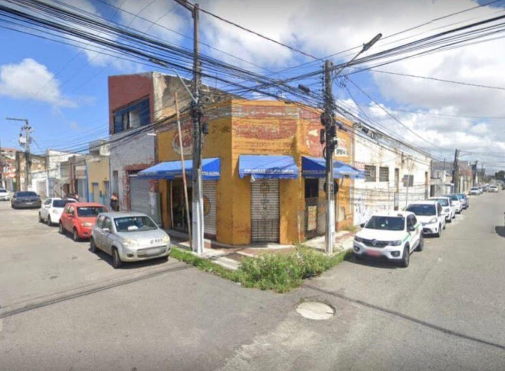Foto 2 de 2: Comercial em leilão em Aracaju - SE, bairro Getúlio Vargas — PRÉDIO TÉRREO NA RUA LARANJEIRAS