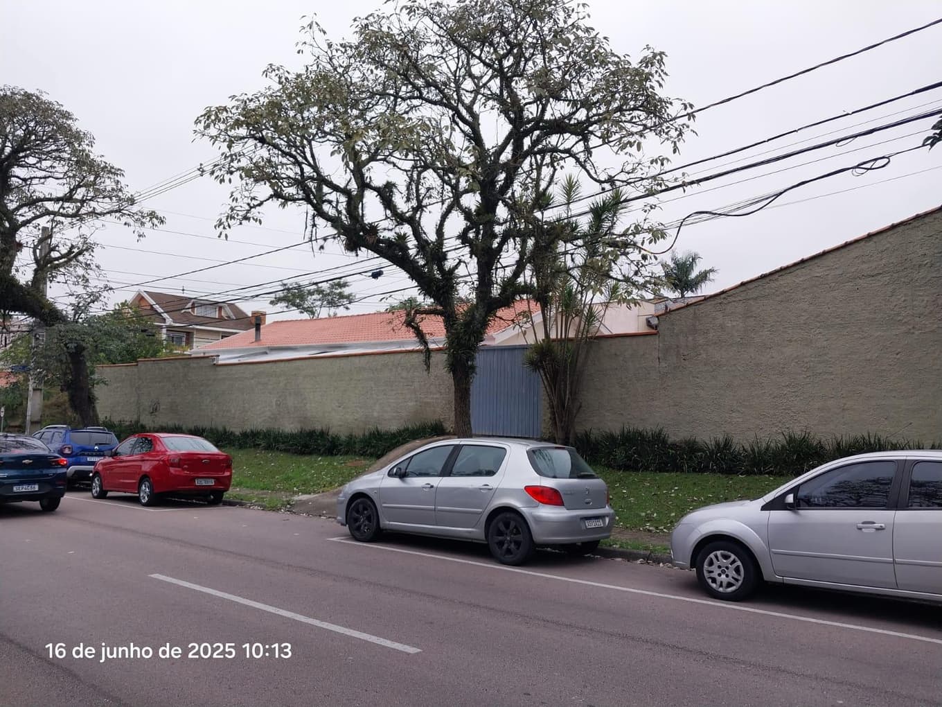Foto 14 de 17: Casa em leilão em Curitiba - PR, bairro Jardim das Américas — Casa com área de 230m² e terreno com área de 408m², Jardim das Américas, Curitiba/PR