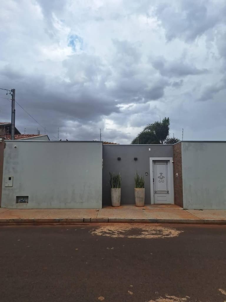 Foto 3 de 3: Casa em leilão em Frutal - MG, bairro Jardim Brasil — Casa, Frutal / MG
