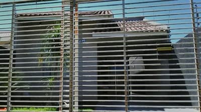 Terreno em leilão em Umuarama - PR — Direitos do lote com área de 199,88 m², contendo uma residência unifamiliar em alvenaria, com área de 64,15m²