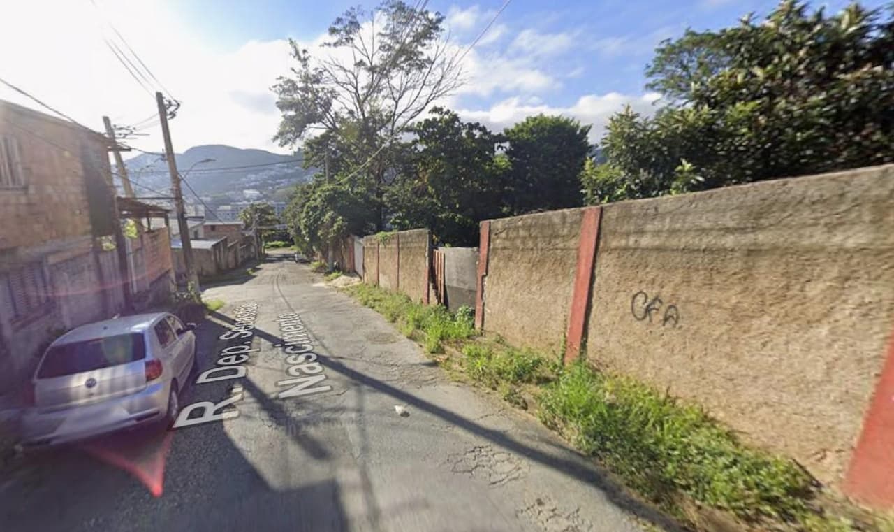 Foto 1 de 7: Terreno em leilão em Belo Horizonte - MG, bairro Palmeiras — Terreno 5.636m², Bairro Palmeiras em Belo Horiconte/MG - Desocupado