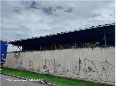 Foto 5 de 22: Comercial em leilão em Pinhais - PR, bairro Centro — Galpão com área de 360,00m² e um escritório com área de 30,00m², área do terreno 653,00m² - Pinhais/PR