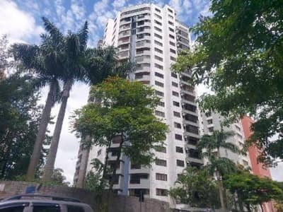 Foto 9 de 17: Apartamento em leilão em São Paulo - SP, bairro Vila Andrade — Apto Duplex 232m² c/ 6 vagas | São Paulo-SP | Edifício Jardin de Chaumont | Vila Andrade - Próximo ao Shopping Jardim Sul e Parque Burle Marx - Financiamento até 420 Meses!