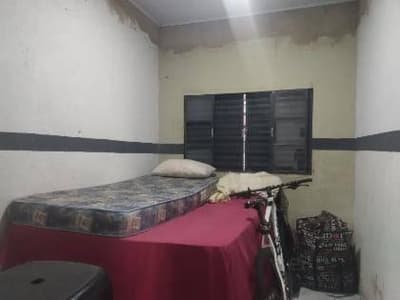 Foto 5 de 15: Casa em leilão em Caldas Novas - GO — Casa 178m² com Terreno 608m² | Caldas Novas-GO | Caldas do Oeste - Ampla com 4 Dorms e Varanda - Financiamento até 420 Meses!