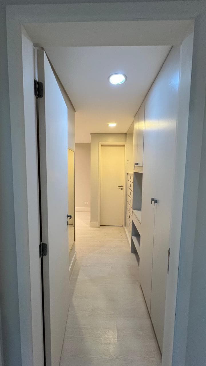 Foto 9 de 19: Apartamento em leilão em Curitiba - PR, bairro Capão Raso — Apartamento 3 Quartos c/ Suíte e 2 Vagas 77,68 m² Capão Raso Curitiba/PR