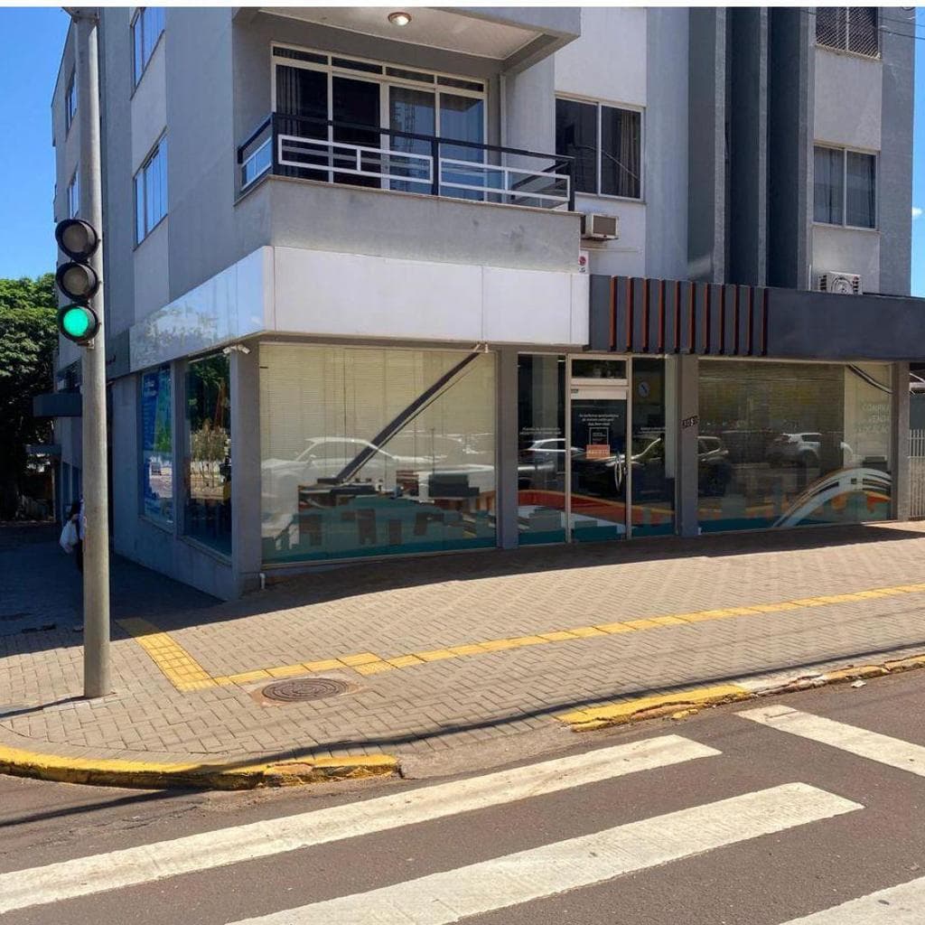 Comercial em leilão em Toledo - PR — IMÓVEL COMERCIAL COM ÁREA TOTAL DE 298,85m² - TOLEDO/PR.