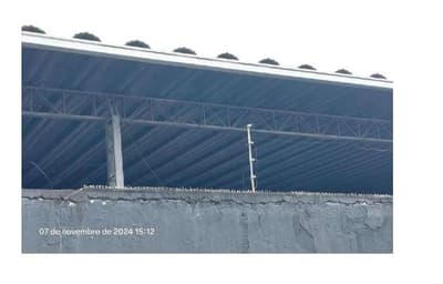 Foto 9 de 22: Comercial em leilão em Pinhais - PR, bairro Centro — Galpão com área de 360,00m² e um escritório com área de 30,00m², área do terreno 653,00m² - Pinhais/PR