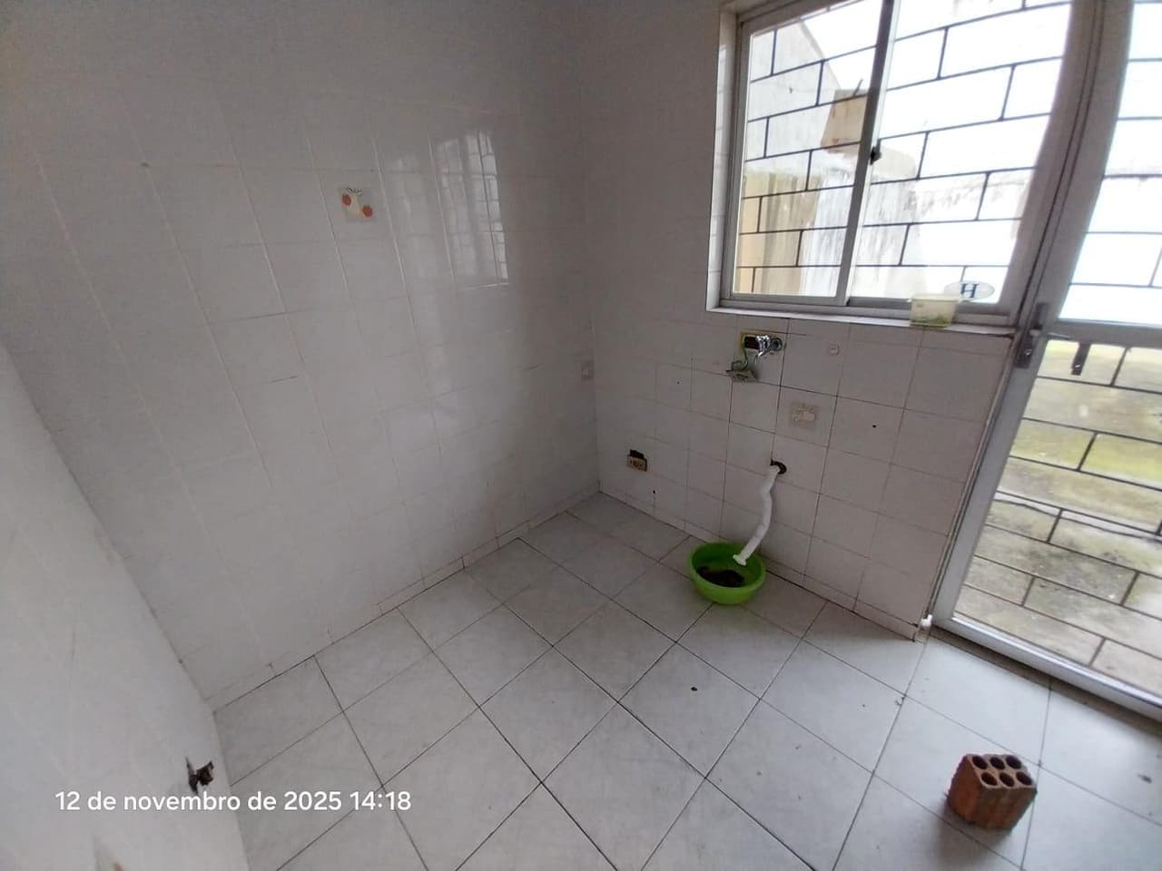 Foto 8 de 13: Casa em leilão em Curitiba - PR, bairro Bairro Alto — Sobrado com área construída útil de 74,87m², Rua Sebastião Alves Ferreira 2815, Bairro Alto, Curitiba/PR - Massa Falida de Tagus Engenharia e Construções