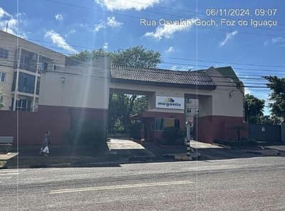 Apartamento em leilão em Foz Do Iguaçu - PR — Apartamento com área privativa de 56,450m² situado no condomínio Residencial Megavila, Foz do Iguaçu/PR
