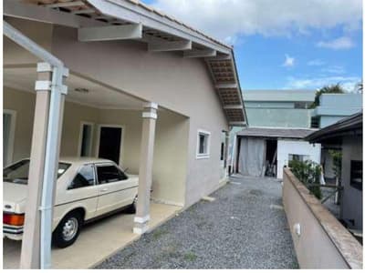 Foto 2 de 6: Terreno em leilão em Joinville - SC, bairro Gloria — Parte ideal correspondente a 50% do terreno urbano com área total de 510,00m². Contendo uma edificação, localizado na Rua Conrado Baumer, 210, Gloria, Joinville/SC.