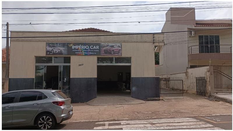 Terreno em leilão em Umuarama - PR — Terreno com área de 490.00,m2, contendo edificações residencias (quitinetes) e um salão comercial - com área total de 515,00m² Avenida Rio Grande do Norte, 4829, ZONA 5 Umuarama/PR.