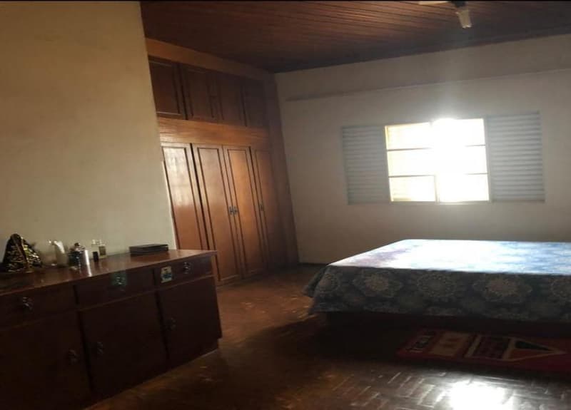 Foto 15 de 27: Casa em leilão em Ribeirão Preto - SP — IMOVEL - CASA tipo SOBRADO construído nos fundos de terreno - Bairro Campos Elísios em Ribeirão Preto/SP