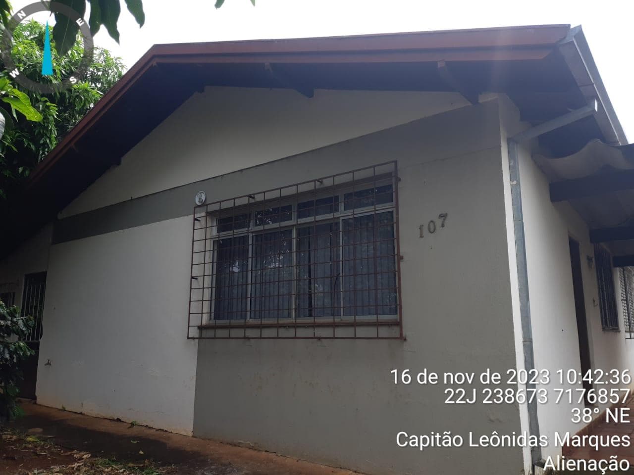 Foto 1 de 12: Casa em leilão em Capitão Leônidas Marques - PR — Casa 126m² Desocupada no Bairro Centro em Capitão Leonidas Marques/PR