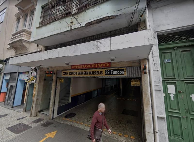 Foto 1 de 3: Terreno em leilão em Rio De Janeiro - RJ — Vaga de garagem 27m², Ed. Marrecas, Rio de Janeiro/RJ