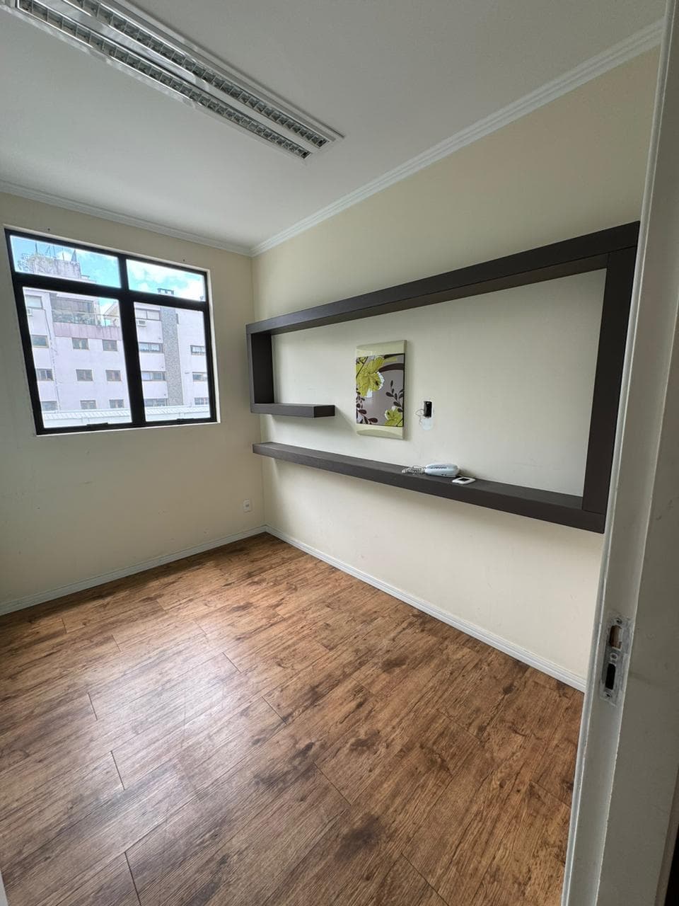 Foto 4 de 23: Comercial em leilão em Porto Alegre - RS, bairro Menino Deus — Sala comercial, Desocupado, 32.0 m2, PORTO ALEGRE / RS