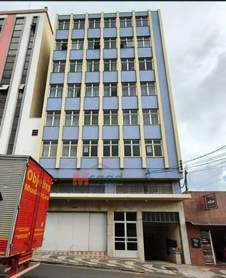 Foto 1 de 4: Apartamento em leilão em Ponta Grossa - PR — Apartamento e vaga de garagem, com a área útil de 91,99m², imóvel localizado no 2º andar, do Condomínio Edifício Carla Maria.