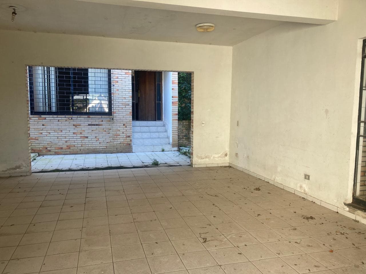 Foto 3 de 52: Casa em leilão em Curitiba - PR — Direitos Hereditários sobre Casa de 285m² - Bairro Jardim Social - Curitiba/PR
