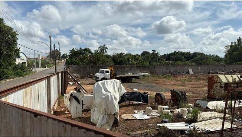Foto 2 de 4: Terreno em leilão em Ipameri - GO — AMPLO TERRENO MURADO, A.T. 7.107,05M², NOVO HORIZONTE EM IPAMERI/GO - EXCELENTE OPORTUNIDADE PARA SEU NEGÓCIO