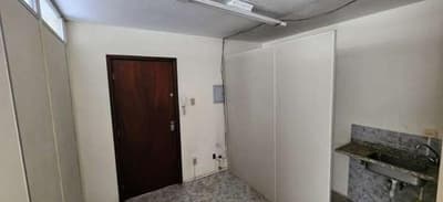 Foto 9 de 9: Comercial em leilão em Curitiba - PR — Salão n° 3, do Edifício Santos Andrade, Curitiba/PR
