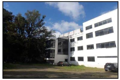 Foto 1 de 9: Terreno em leilão em Embu Das Artes - SP, bairro Bairro dos Oliveiras — Terreno 12.518m² e 4.497m² área construida, R. Dr. Jorge Balduzzi e BR-116, Embu das Artes/SP - SB Crédito