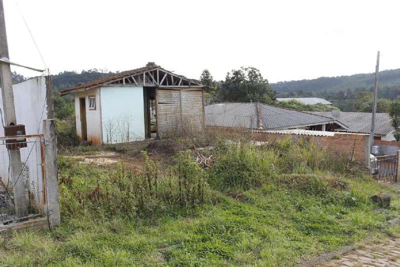 Foto 10 de 12: Terreno em leilão em General Carneiro - PR, bairro Planalto — LOTE Nº 06 DA QUADRA A DO LOTEAMENTO SÃO FRANCISCO COM ÁREA DE 455,22M²E ÁREA CONSTRUÍDA DE 70,00M² - GENERAL CARNEIRO/PR
